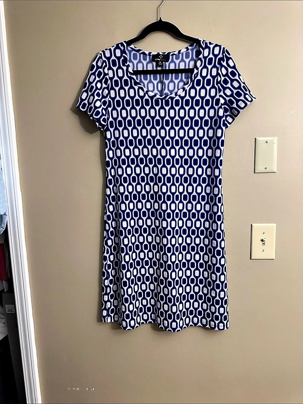 Ronni Nicole Geometric Mini Dress in Blue & White Size Medium